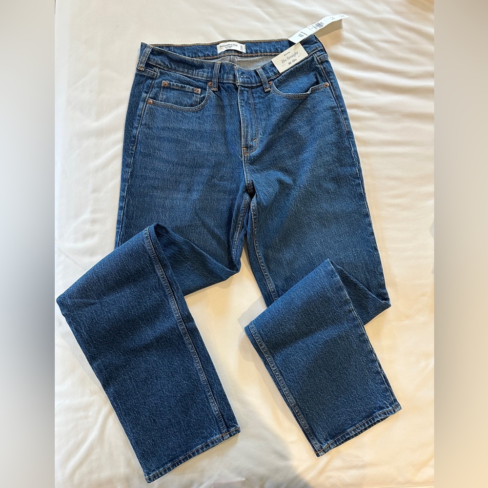 Abercrombie NWT Mid Rise 90s Straight Jeans - 30 X-Long